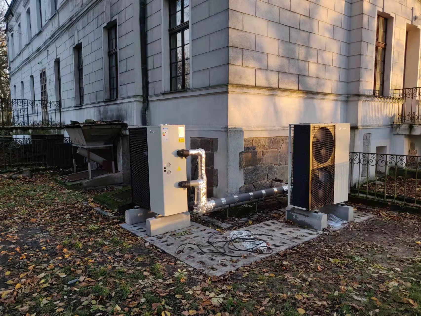 a4dcbaf8-2d9e-4aea-92c2-676e6218ad2d